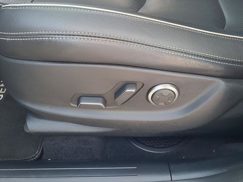 Used 2022 Genesis GV70 2.5T w/ Advanced Package image 15