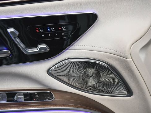 Used 2023 Mercedes-Benz EQS 450+ 4MATIC SUV image 11