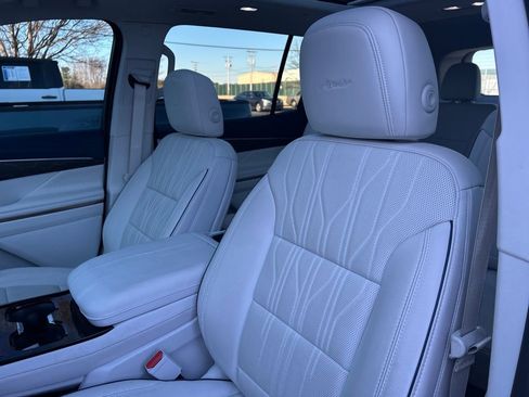 Certified 2025 Buick Enclave Avenir w/ Super Cruise Package image 15