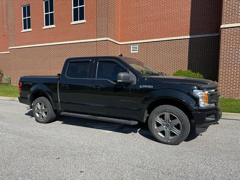 Used 2018 Ford F150 XLT w/ Equipment Group 302A Luxury AWD/4WD image 19