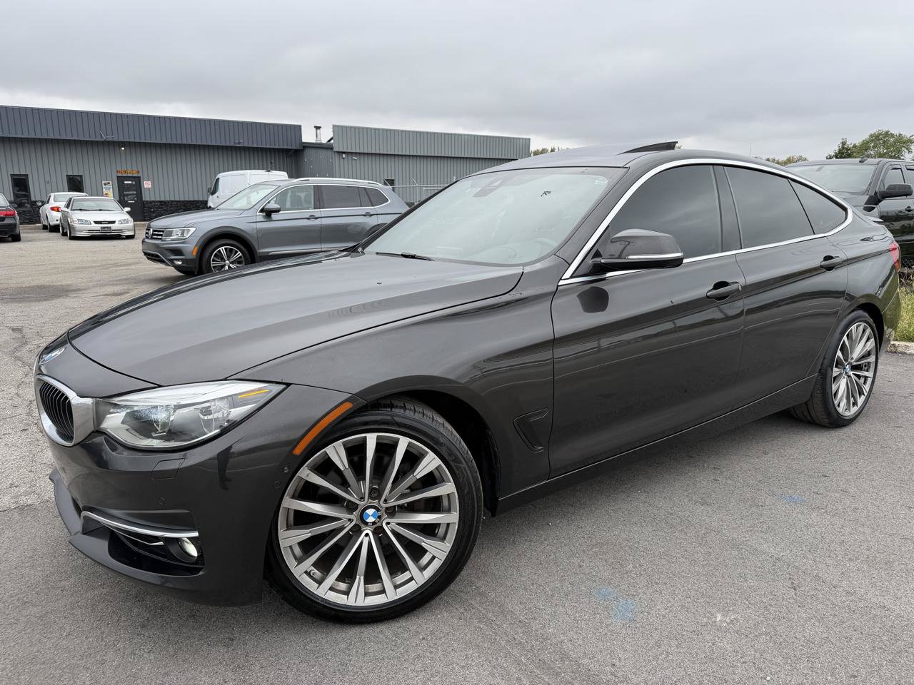 Used 2017 BMW 330i Gran Turismo xDrive AWD/4WD image 2