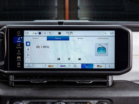 Used 2025 Jeep Wrangler Sport S image 24