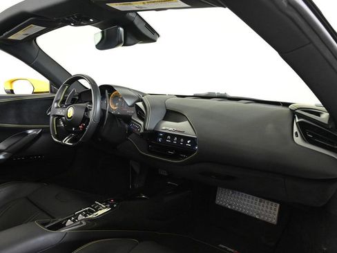Used 2022 Ferrari SF90 Spider image 18