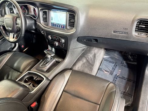 Used 2018 Dodge Charger GT image 28
