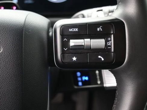Used 2024 Hyundai Santa Fe SEL FWD image 2