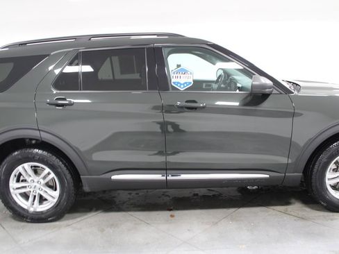 Used 2023 Ford Explorer XLT image 11