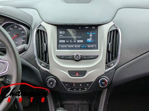 Used 2017 Chevrolet Cruze LS FWD image 20