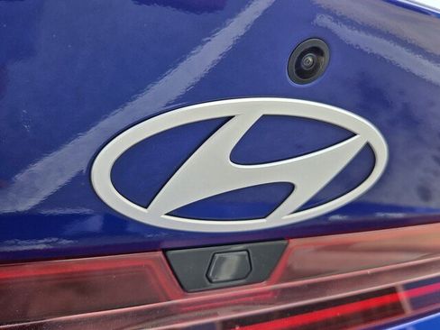 Used 2025 Hyundai Elantra SEL FWD image 31