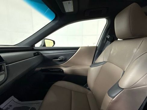 Used 2025 Lexus ES 350 w/ Premium Package image 21