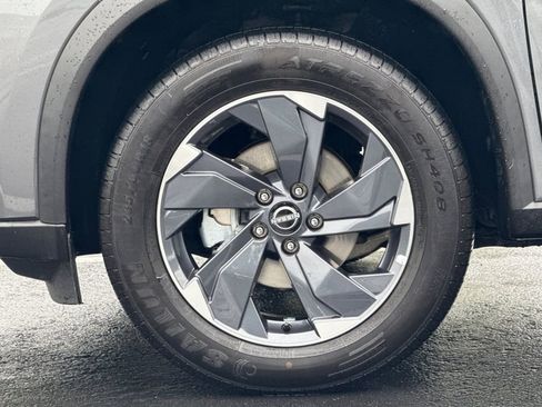 Used 2025 Nissan Rogue SV image 13