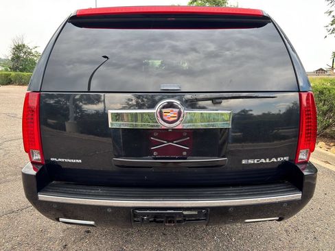 Used 2013 Cadillac Escalade ESV Platinum AWD/4WD image 8