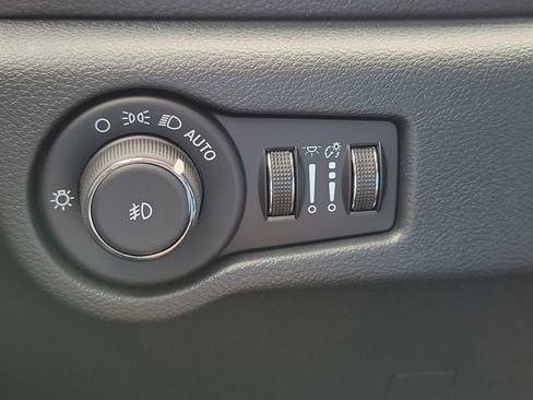 New 2026 Chrysler Pacifica Limited image 27