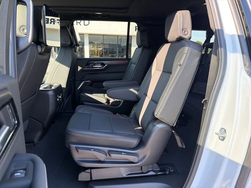 New 2026 GMC Yukon XL Denali w/ Denali Reserve Package AWD/4WD image 12
