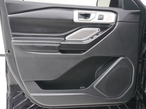 Used 2020 Ford Explorer ST w/ Premium Technology Package AWD/4WD image 17
