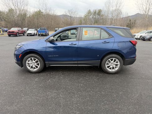 Used 2022 Chevrolet Equinox LS image 4