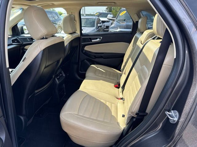 Used 2020 Ford Edge SEL w/ Cold Weather Package AWD/4WD image 19