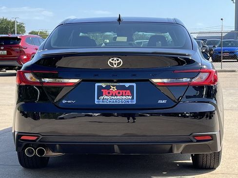 Used 2025 Toyota Camry SE FWD image 5