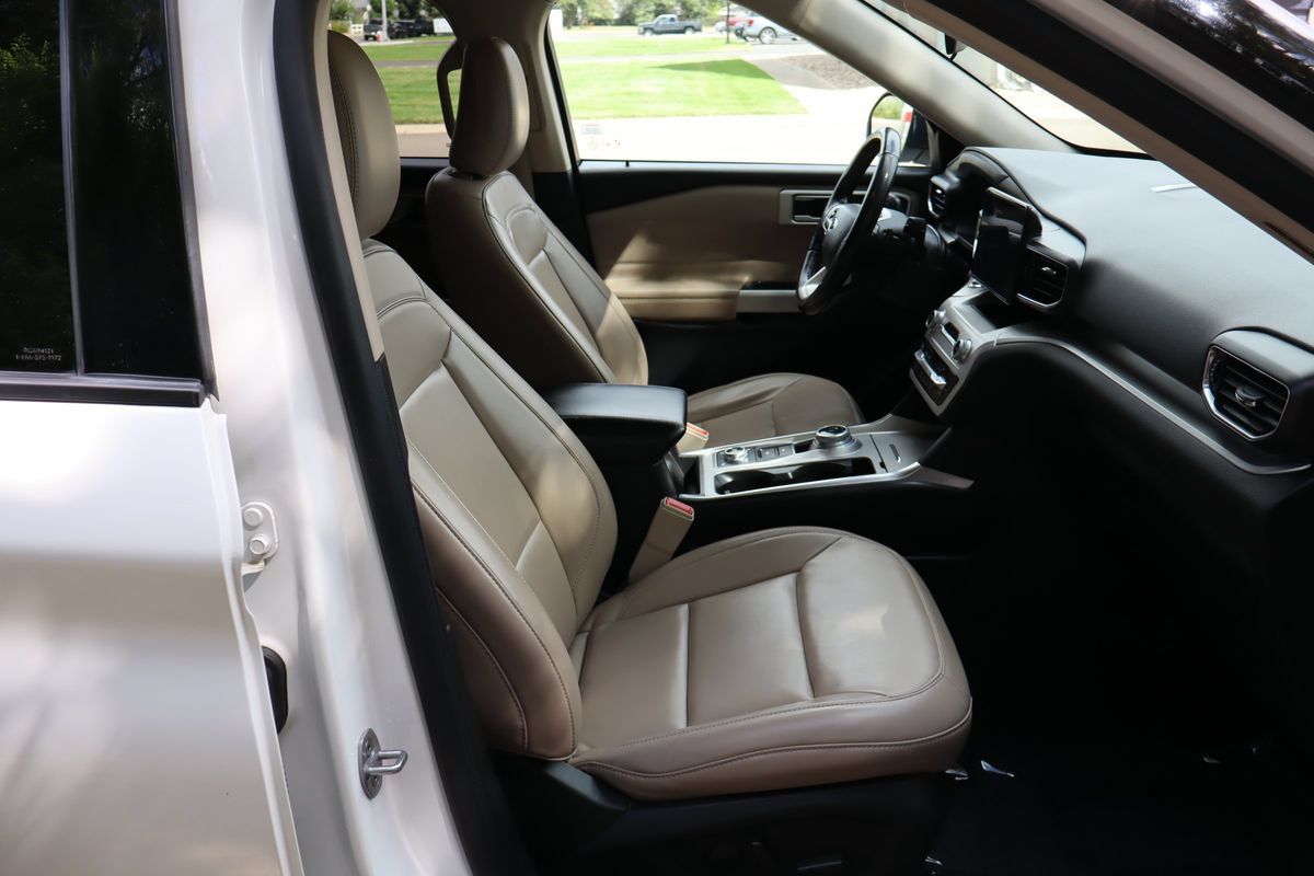 Used 2021 Ford Explorer XLT w/ Equipment Group 202A AWD/4WD image 24