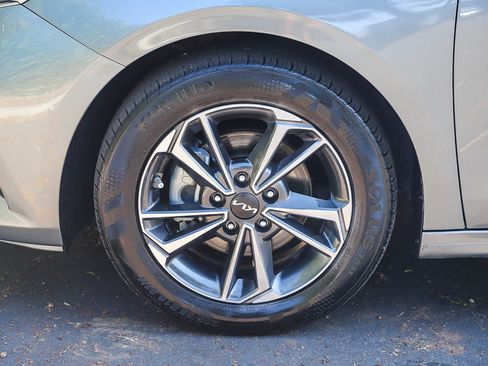 Used 2023 Kia Forte LXS FWD image 9