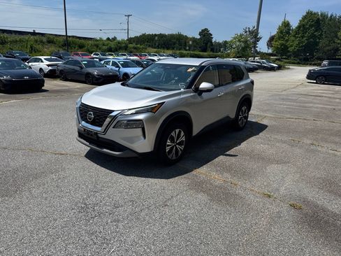 Used 2021 Nissan Rogue SV FWD image 1