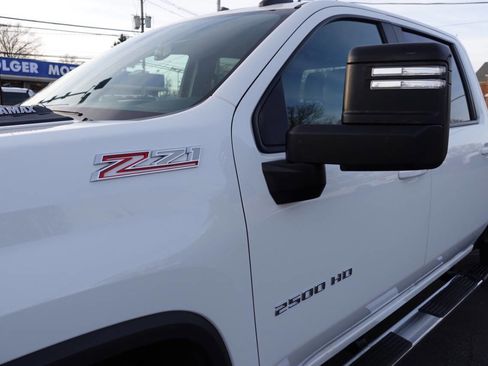 Used 2023 Chevrolet Silverado 2500 LT w/ Convenience Package image 7