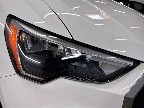 Used 2020 Audi Q3 2.0T Premium w/ Convenience Package AWD/4WD image 29