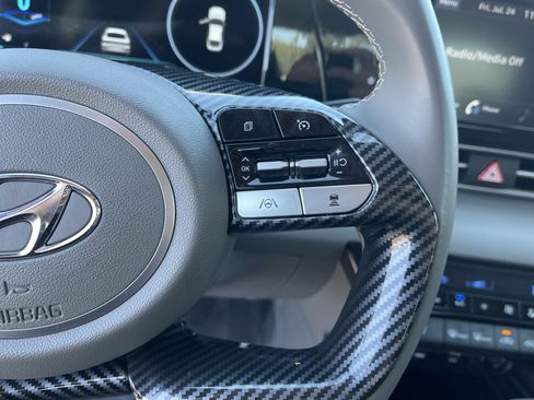 Certified 2022 Hyundai Elantra SEL w/ Convenience Package FWD image 22