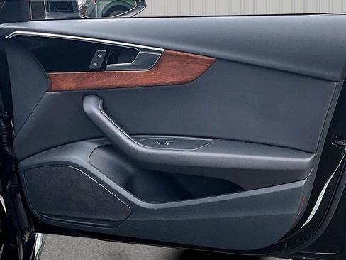 Used 2023 Audi A4 2.0T Premium w/ Convenience Package image 28