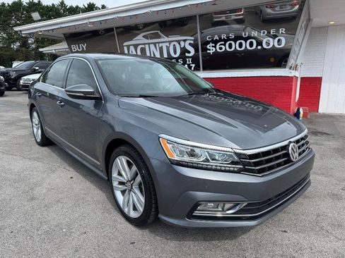 Used 2017 Volkswagen Passat 1.8T SE FWD image 1