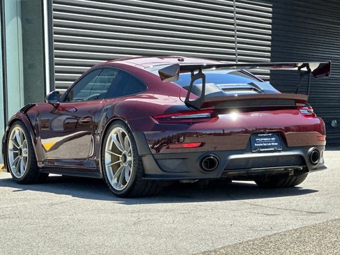 Used 2018 Porsche 911 GT2 RS RWD image 3