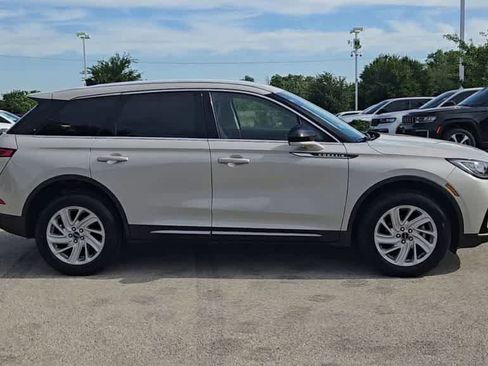 Used 2023 Lincoln Corsair FWD image 9