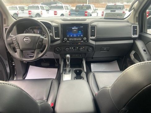 Used 2024 Nissan Frontier SL image 25
