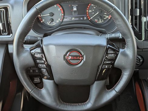 Used 2026 Nissan Frontier PRO-4X AWD/4WD image 11