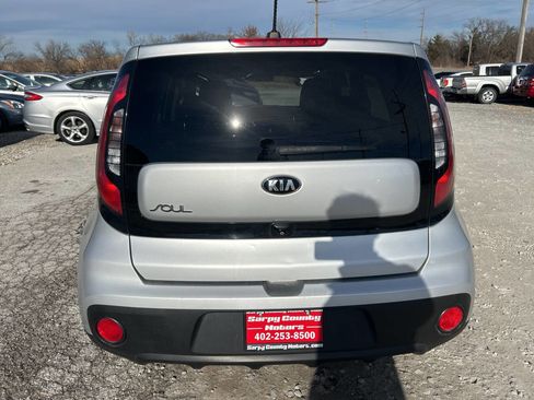 Used 2018 Kia Soul w/ Convenience Package image 4