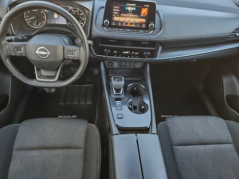 Used 2025 Nissan Rogue SV FWD image 9