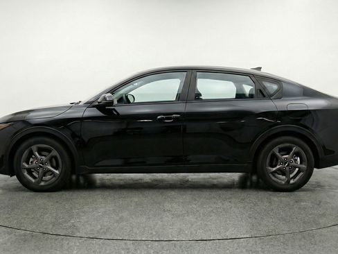 Used 2025 Kia K4 LXS image 5