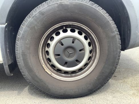 Used 2023 Mercedes-Benz Sprinter 2500 image 14