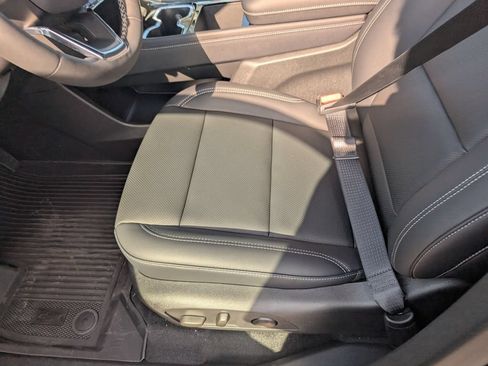 New 2026 Chevrolet Traverse LT w/ Driver Confidence Package AWD/4WD image 21