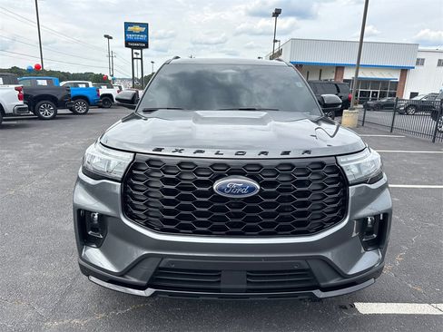 Used 2025 Ford Explorer ST-Line w/ Premium Package image 3