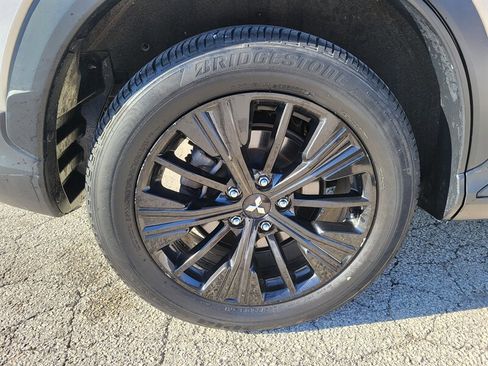 Used 2019 Mitsubishi Eclipse Cross LE image 30