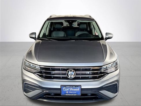 Used 2024 Volkswagen Tiguan SE image 3