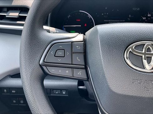 Used 2026 Toyota Sienna LE FWD image 23