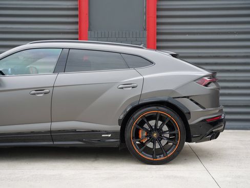 Used 2023 Lamborghini Urus S AWD/4WD image 8