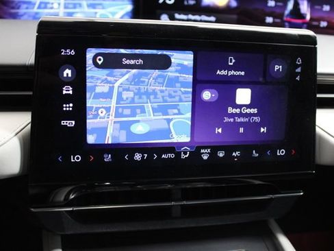 Used 2025 Lincoln Nautilus Premier AWD/4WD image 18