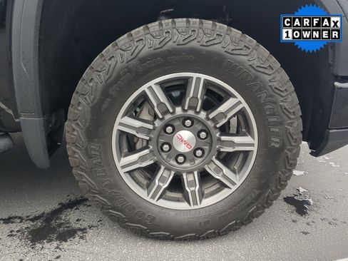 Used 2024 GMC Sierra 1500 AT4 w/ Technology Package image 30