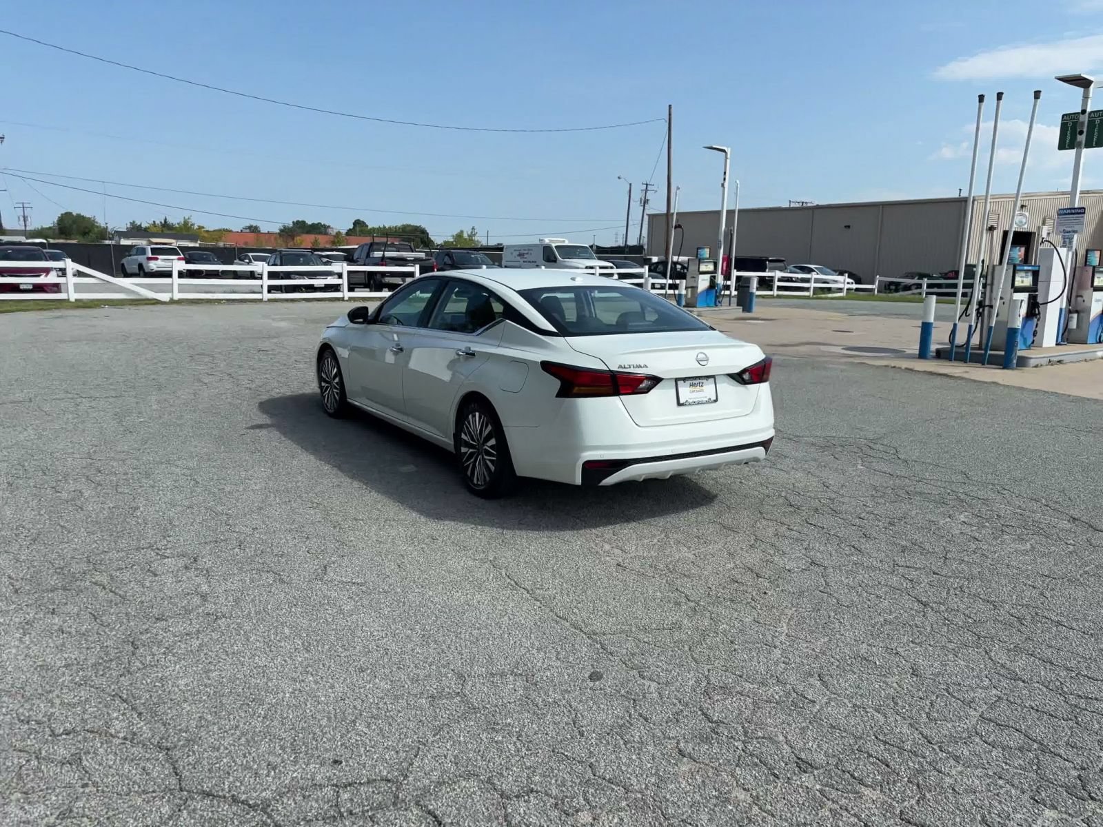 Used 2025 Nissan Altima 2.5 SV FWD image 10