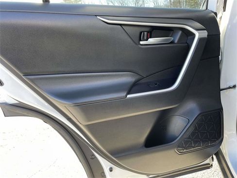 Used 2022 Toyota RAV4 XLE image 15