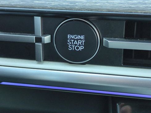 Certified 2024 Hyundai Santa Fe Limited image 33