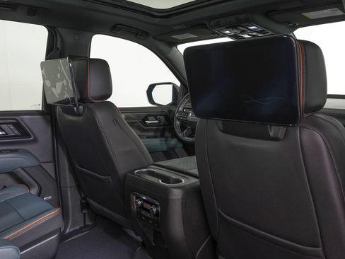 Used 2026 GMC Yukon XL AT4 w/ AT4 Premium Plus Package AWD/4WD image 14