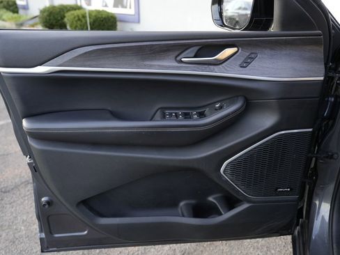 Used 2021 Jeep Grand Cherokee L Limited image 24